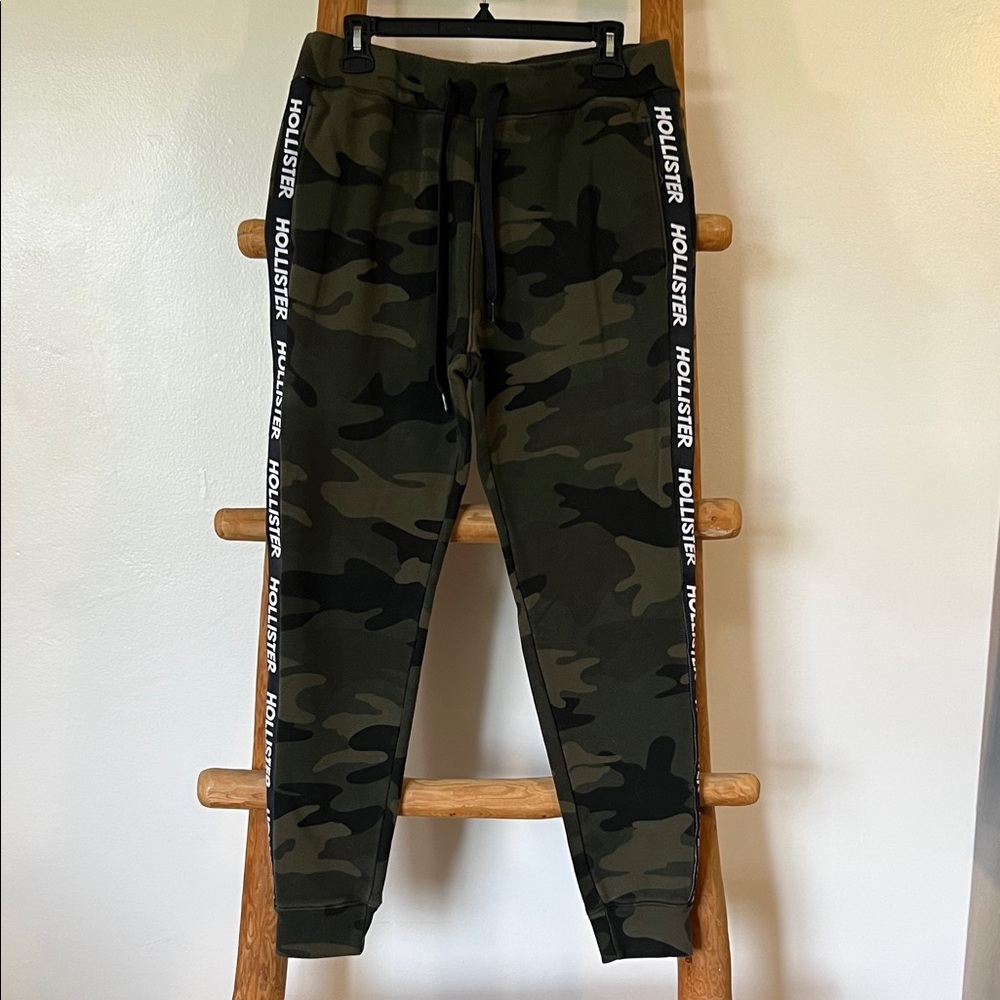 Men’s Hollister Green Camo Joggers